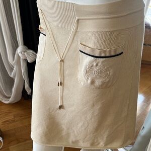 Authentic Chanel, silk and cotton super comfortable on skin little skirt